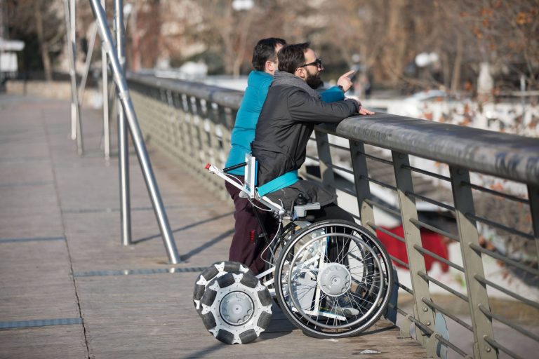 Laddroller:  инвалидное кресло-трансформер